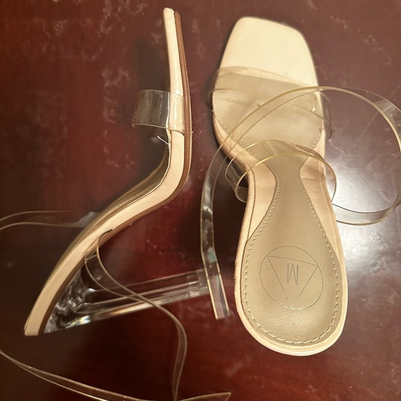 I used it once and the scratch happened in luggage.Cant wear high heels anymore. - Picture 8 of 8